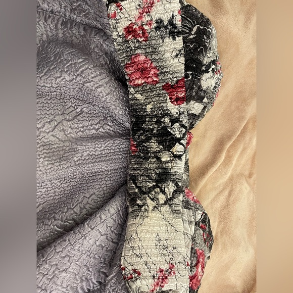 ABC collection crinkly ribbed satin material long sleeves jacket - Picture 5 of 11